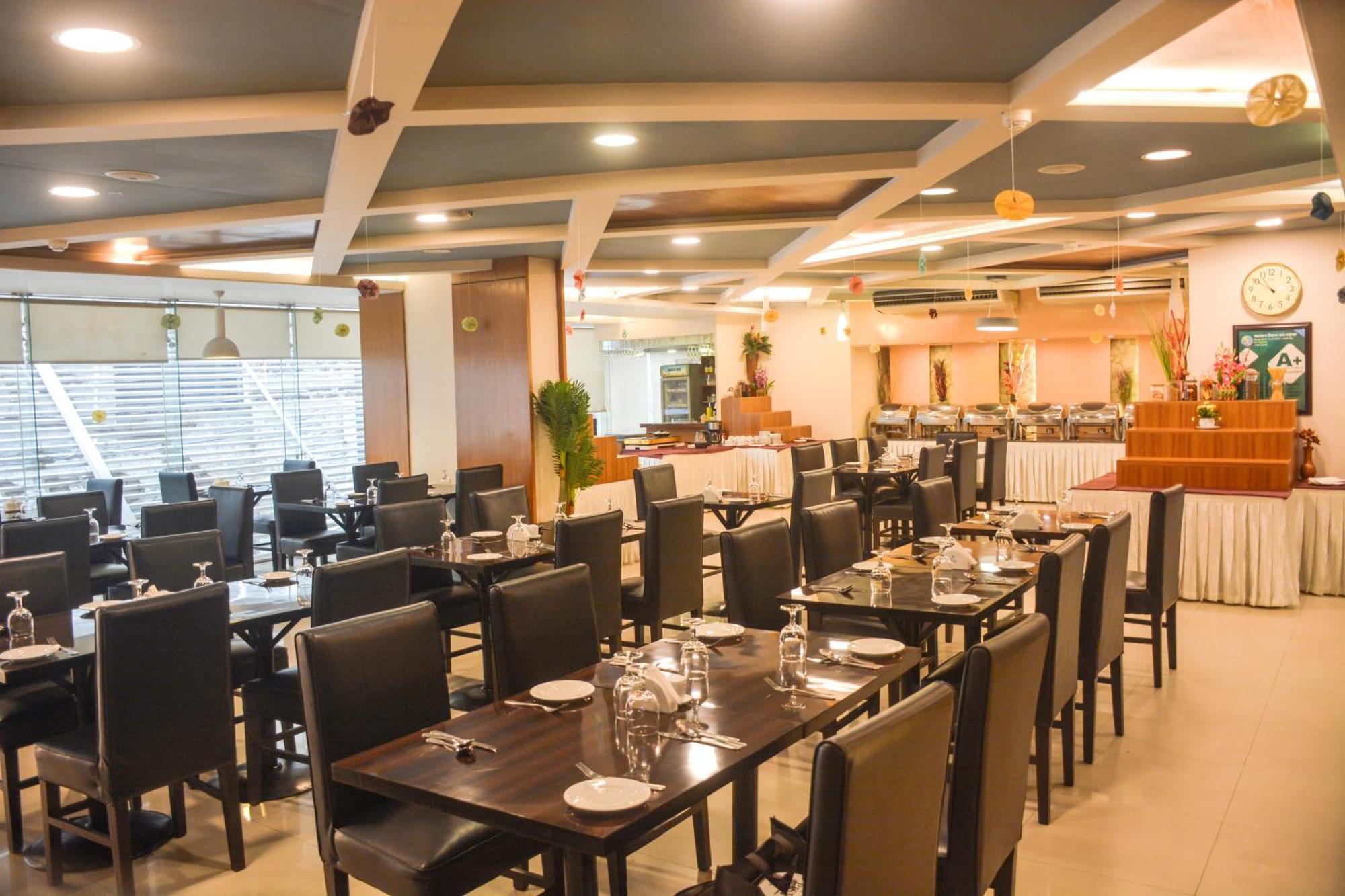 Asia Hotel & Resorts Дака Екстериор снимка